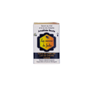 Savon artisanal naturel au miel, cire d'abeille et lait de chèvre.