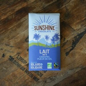 Tablette de chocolat au lait au caramel et fleur de sel BIO.