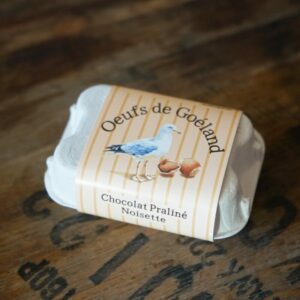 Chocolat en forme d'œufs de goéland saveur praliné noisette.